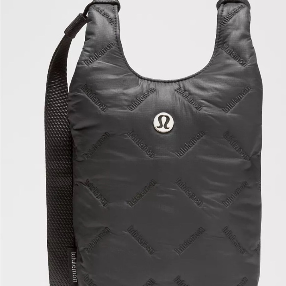 Quilty Pleasures Phone Crossbody Bag 1L, black, like new